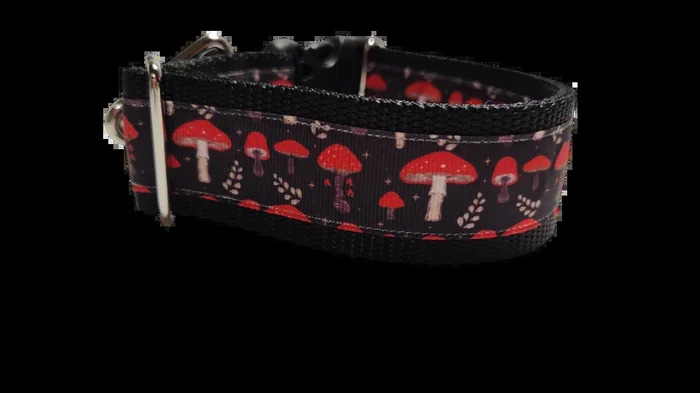 1.5″ Wide Mushrooms Nylon Dog Collar