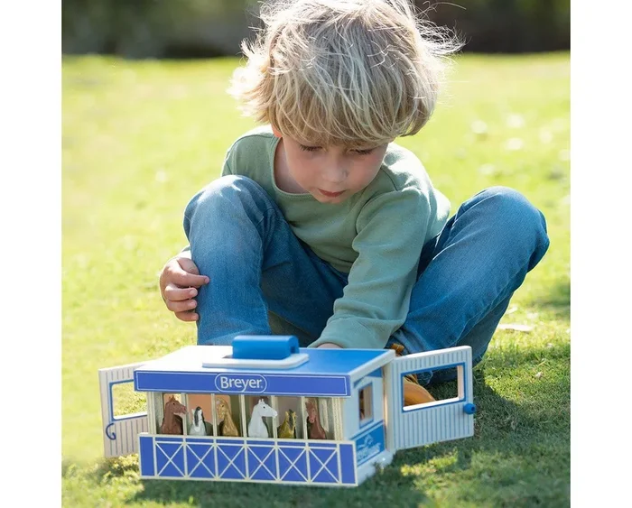 Breyer – Farms Blue Wooden Carry Case